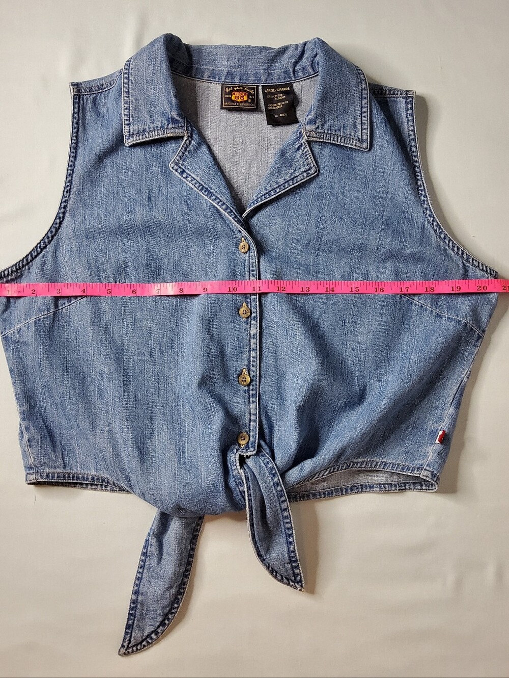 Route 66 Vintage Light Blue Denim Button-Front Tie Hem Sleeveless Shirt - Picture 4 of 6